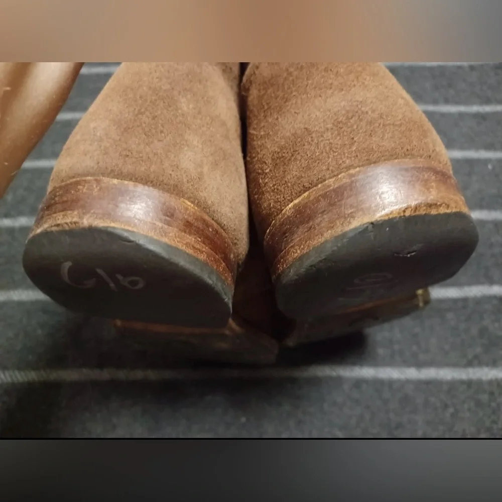 Rancourt & Co. Brown Suede Chukka Boots